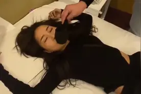 爆笑合集：妹子是被臭袜子熏晕的吧视频封面