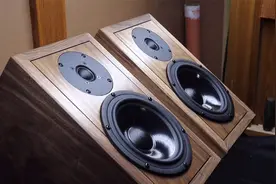 粉丝朋友寄来的喇叭配件定制一套实木音箱，音质很棒视频封面