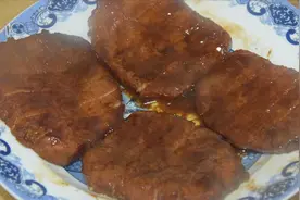 爱吃猪扒要收藏，配方和做法告诉你，蒜香味浓，肉嫩不柴，真解馋