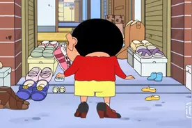 蜡笔小新第六季：小新穿着妈妈的高跟鞋，吐槽是便宜货