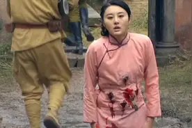 梦想光荣：鬼子得知村妇怀孕了，竟在她肚子上捅了数刀，太残忍视频封面