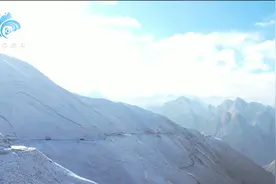 直击高原汽车兵昼夜兼程运送物资现场 军车穿越冰雪昼夜兼程视频封面