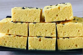 无油无糖，教你做玉米面蒸蛋糕，低脂营养不怕胖，简单好吃不上火