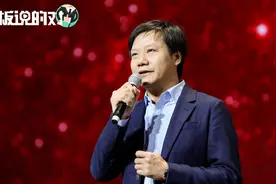 雷军：小米最先提出全面屏概念，其设计被三家知名的博物馆收藏视频封面