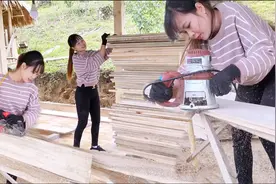 深山独居的美女黄姐姐，她做木匠活为自己搭建家具视频封面