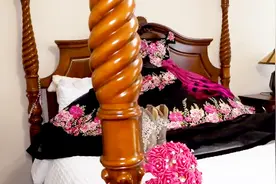 看呆我了！外国女孩的华丽“生日舞会”，公主般的礼服裙惊艳吗？视频封面