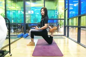 爬完山腿部酸痛？试试这2个放松训练，还能拉长腿部线条