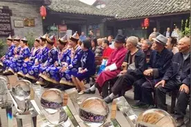 成吉思汗后裔，改名换姓各自逃命，600年后，靠一首诗团聚四川视频封面