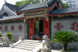 印度富豪来北京炫富，扬言要买四合院，听到价格后太精彩！视频封面