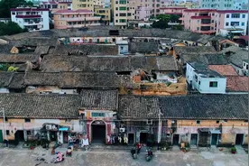 追忆消失的家族浓情 新乔世居视频封面