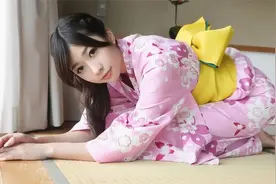 日本女人穿和服时，身后的“小枕头”干啥用？看后尴尬了！视频封面