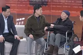 等着我：父亲曾在战场上被救，恩人牺牲，临终嘱托他带纪念章送回视频封面