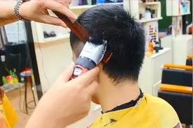 男人脸大剪发额头尽量别遮起来，露出标准高度竖起来，稳重很精神