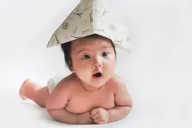 宝宝吐口水泡泡是肺炎的警号吗？小月龄宝宝吐泡泡要小心肺炎！视频封面