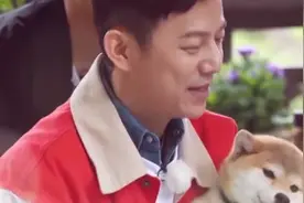宋茜晒与小碗合照，意外暴露了她还有这个喜好，网友：热搜见视频封面