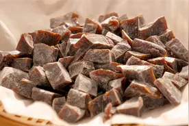 教你手工古法姜糖的做法，简单易学，在家就能做，吃一块全身暖