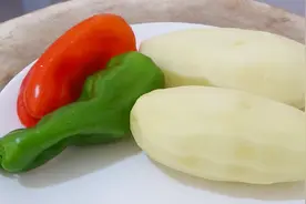 大厨教你做一道红烧土豆，太香了，美味又营养，拿肉都不换视频封面