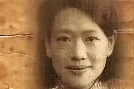 1927年老蒋下令解散武汉黄埔军校，学员们对其恨得咬牙切齿视频封面