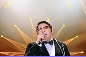 韩红收养了缆车坠落幸存的男婴“韩厚厚”，21年了，他现状怎样了视频封面