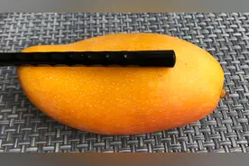 今天才知道，剥芒果皮原来这样简单，不脏手不流汁，这方法太棒了