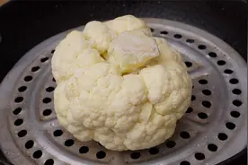 花菜放锅里蒸一下，想不到真好吃，鲜香入味口感好，出锅好有食欲视频封面