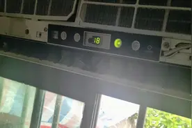 空调开一会就停不要急着找师傅修，先看看这里有没有问题