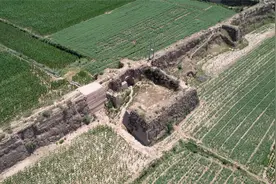 陕西明长城遗址龙洲堡，古代兵家必争之地，如今成了一片菜地