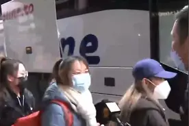 首批乌克兰撤离中国公民乘包机回国，以留学生为主视频封面