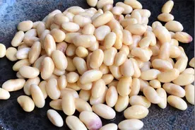 半斤黄豆，半斤辣椒，教你最独特的做法，开胃下饭，吃一个月不坏