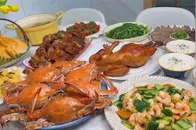 五星闪耀，皆是华夏，最美中国红！祝祖国生日快乐，国泰民安！