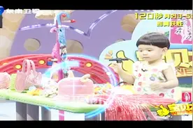 小小女汉子！2岁女宝不爱打扮却爱篮球，这场穿搭秀恐怕要泡汤？视频封面