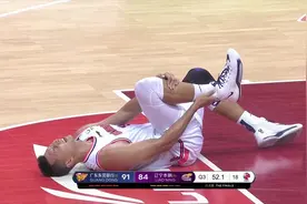 CBA总决赛冠军战突发情况：第三节易建联无对抗受伤离场视频封面