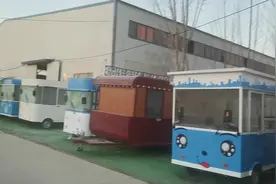 创业好帮手移动餐车，给大家展示下车子的加工过程。打工人的不易