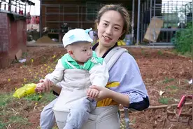 二娃种了几颗果树苗，两三年就能挂果，小妹儿和小周周有口福了视频封面