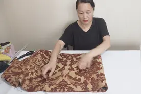 老窗帘扔了可惜！剪成正方形缝半圈，放家里实用舒适