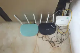 一个光猫怎么连接2个路由？路由器有线连接好？还是无线连接好？视频封面