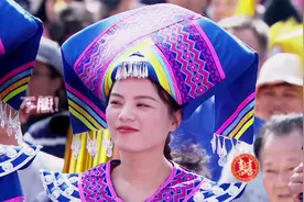 《喜上加喜》：坐不住！台下姑娘和台上姑娘“掐架”相亲，pk唱歌视频封面