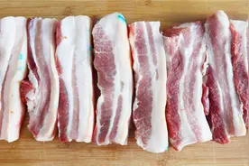 又到一年做腊肉时候，腊肉好不好吃关键在腌制，做法也全部公开