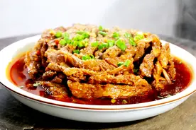 年夜菜谱：牛腩用扣肉的做法，没想到也这么好吃，学会过年露一手视频封面