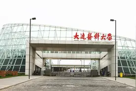 毫无底线！网红溜进高校解剖室摆拍后道歉：纯属个人无知亵渎医学视频封面