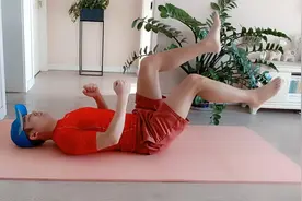 太忙没时间跑步？每天躺跑运动8分钟，消除内脏脂肪，跑出马甲线