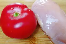 鸡胸肉最好吃的做法，加个西红柿，简单一做，挑食孩子都爱吃