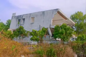 广西农村漂亮的房子，一夜之间说拆就拆，大家看看到底是为什么？视频封面