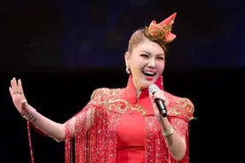 乌兰图雅天生一副野嗓子，纵情放歌唱草原！视频封面