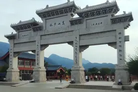 天下武功出少林，带你身临其境少林寺！中国河南登封嵩山少林寺视频封面