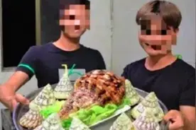 美食博主食用国家二级保护动物，警察紧急介入，处理结果大快人心视频封面
