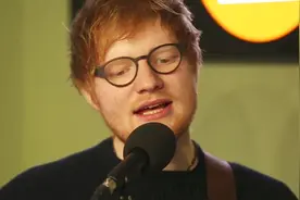 英国“音乐裁缝”黄老板，多次涉嫌抄袭被告上法庭，粉丝：崩溃！