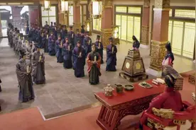 古代上朝时突然内急如何解决？皇帝有妙招，至于臣子就悲乎哀哉了