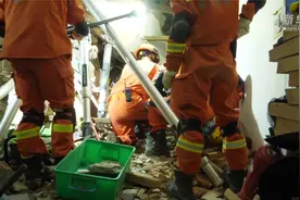 长沙居民自建房倒塌事故救援现场直击视频封面