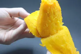 才知道，剥芒果这么简单，不脏手不流汁，果肉完整不浪费，太棒了